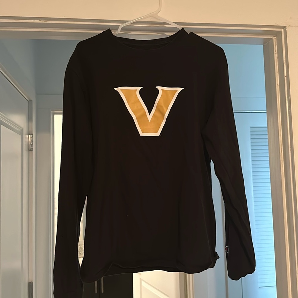 Vanderbilt Medium Champion long sleeve.